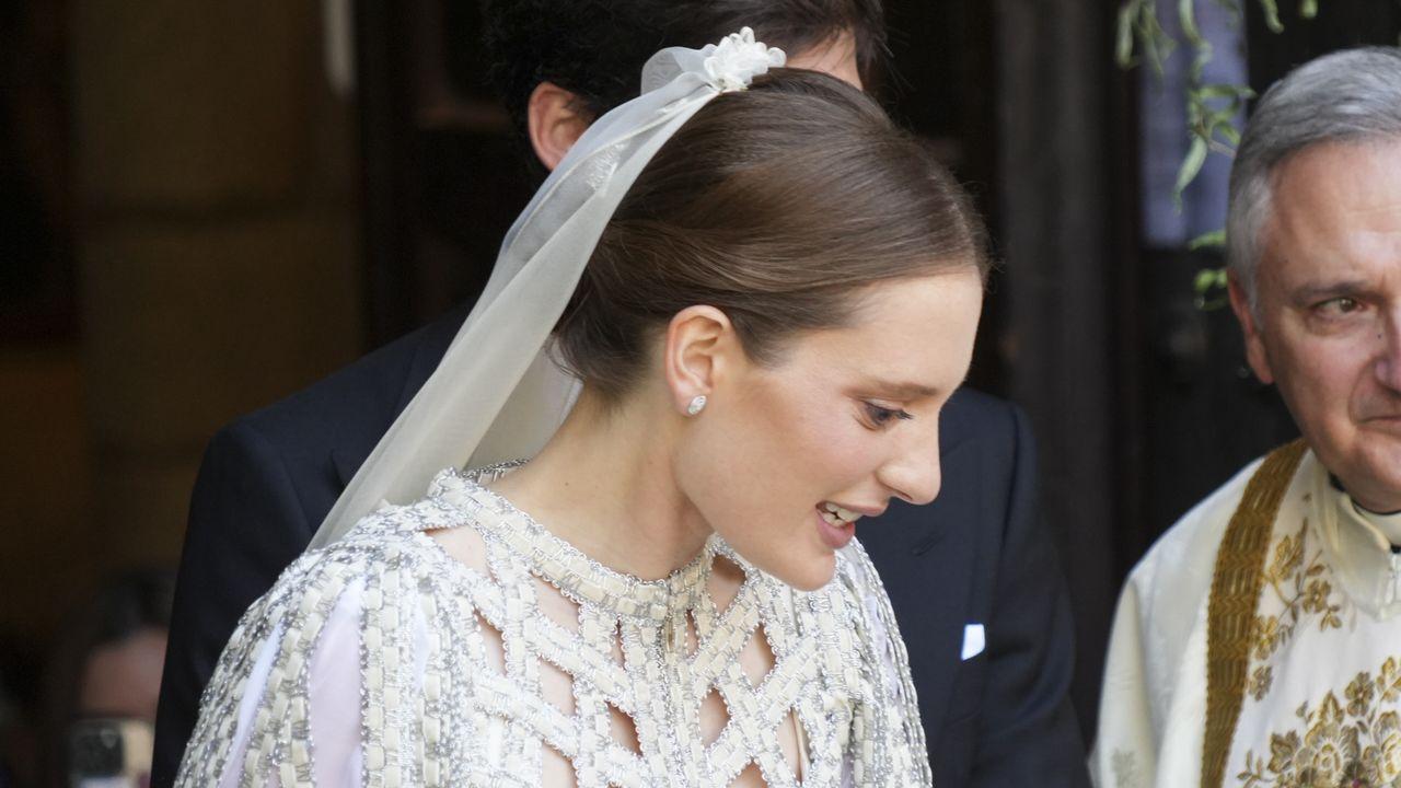 La novia más singular en la boda perfecta fue observada en Kerrik Cerace
