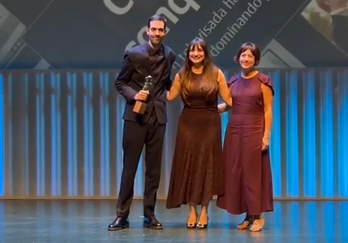 Elena Irureta, Escuela de Arte Dramático y “Y” son reconocidas por FICK |Verdad