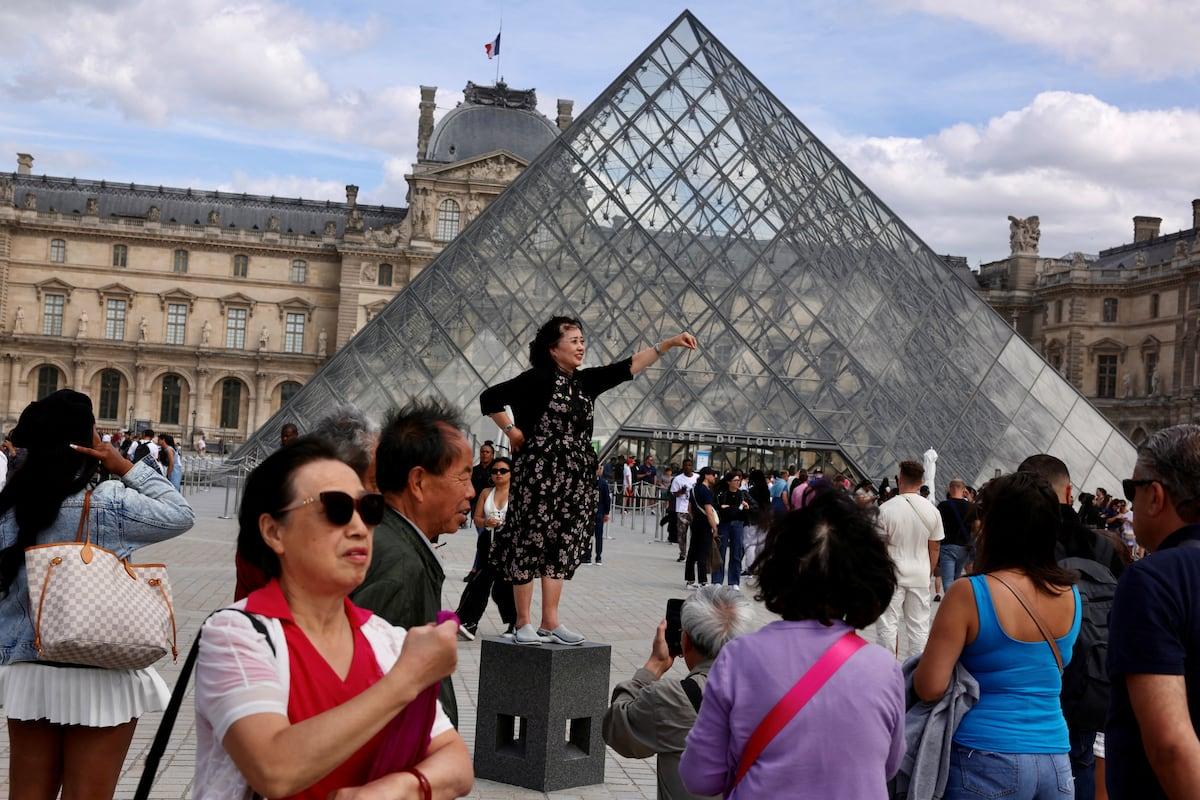 Louvre staff need to unlock it because of the damage to the museum |Custom |Country