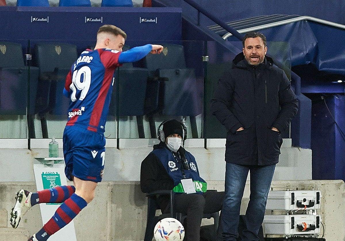 El Levante sigue tirando por el nuevo técnico |Provincji