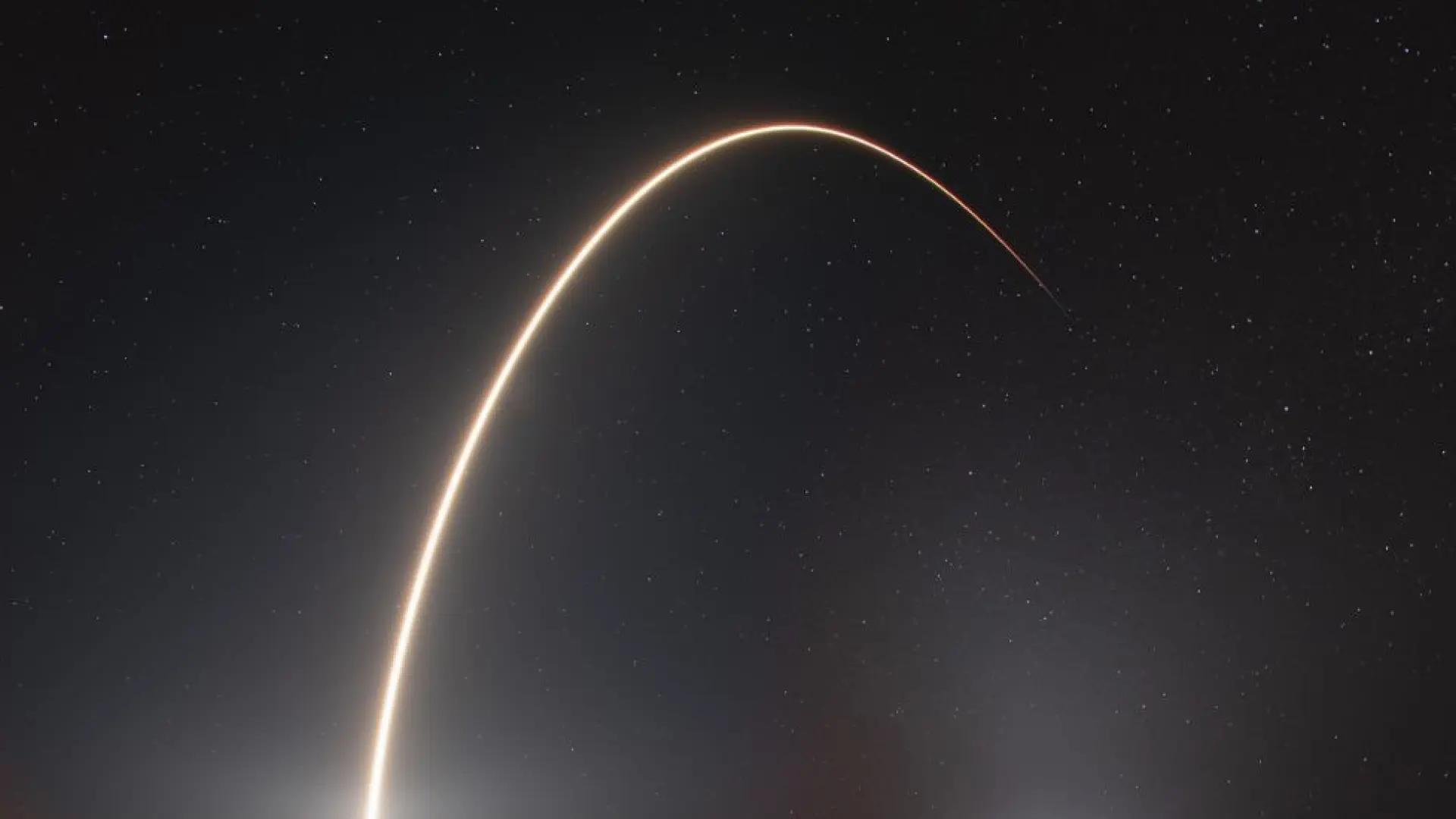 El satélite de Elon Musk perdió el control en el espacio y obligó a activar la alarma de seguridad