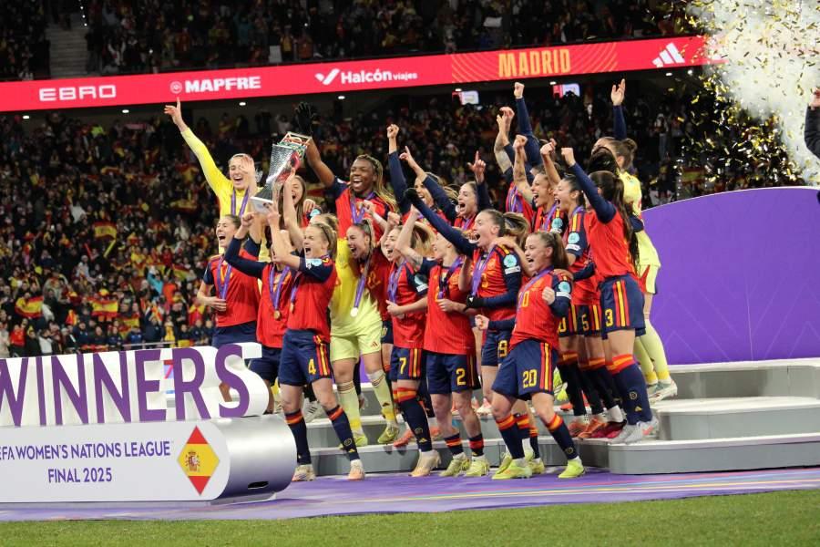 La clasificación IFFHS corona a las jugadoras españolas, las reinas del balón