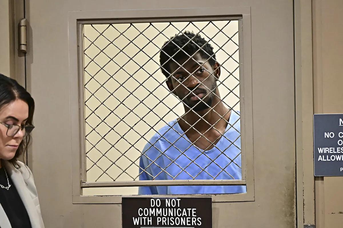 Rapero Lil Nas X, acusa a cuatro crímenes después de atacar a varios policías cuando estaba en ropa ...
